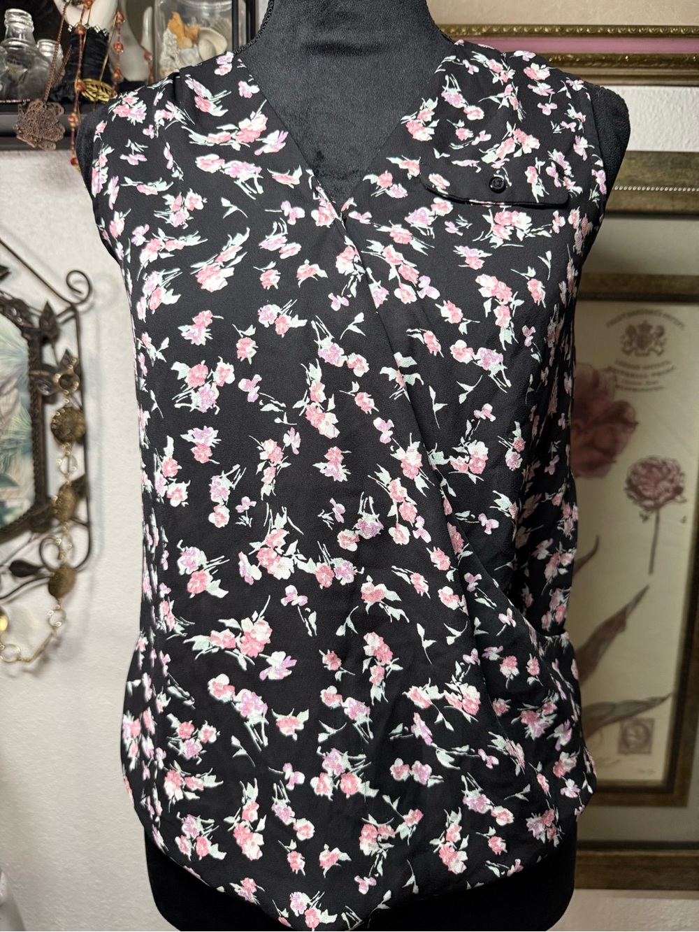 Candie's Black Floral Wrap V-Neck Sleeveless Blouse Lace Back Top •Size S•